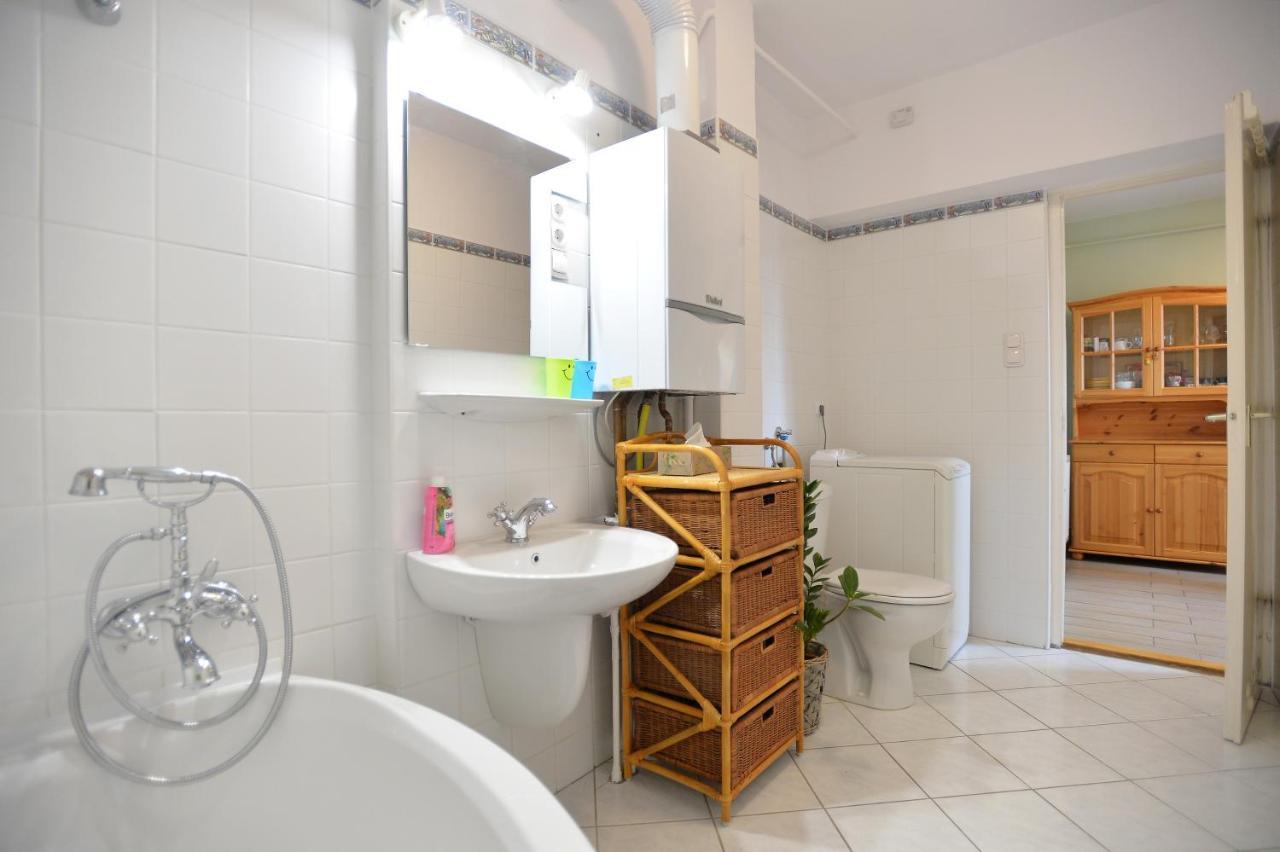 Mi12 Apartment Егер Екстериор снимка