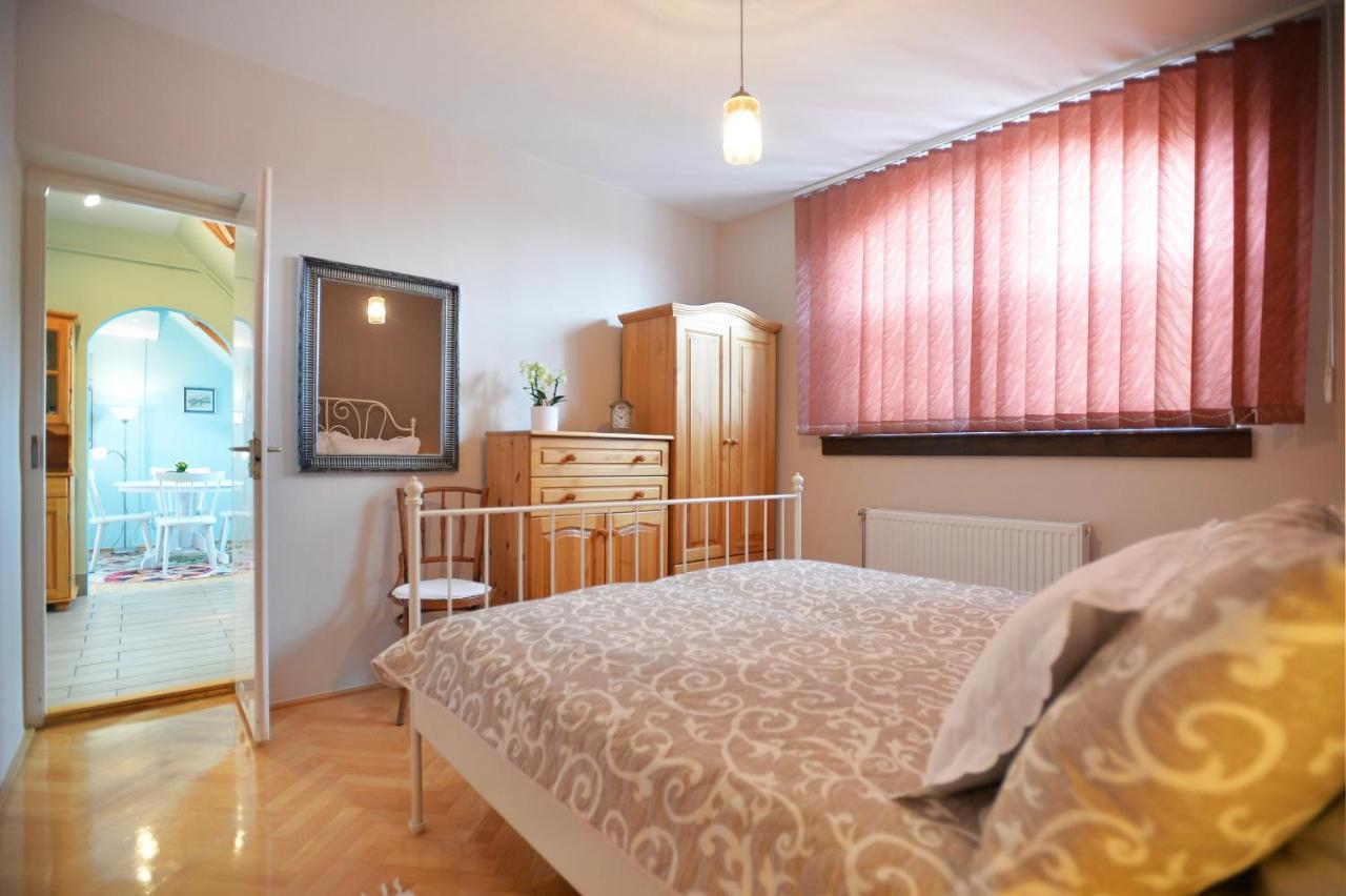 Mi12 Apartment Егер Екстериор снимка